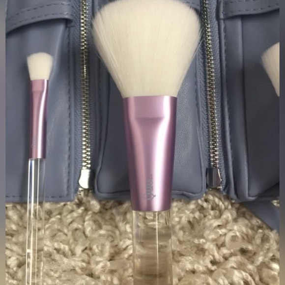 Quo lilac makeup brush set - Picture 3 of 7